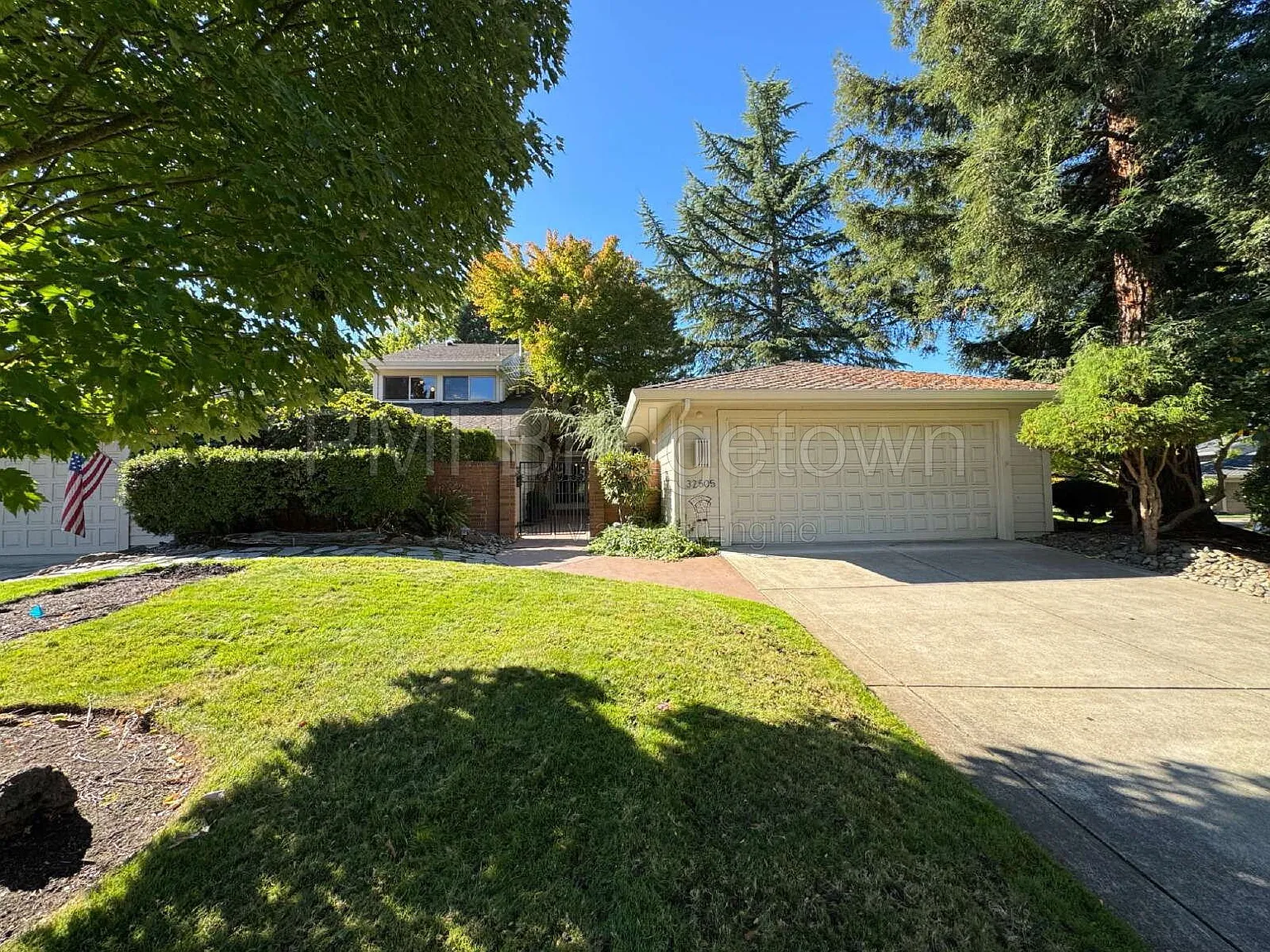 3 bed, 2.0 bath, 1950 sqft, $3,190 — Photo 1