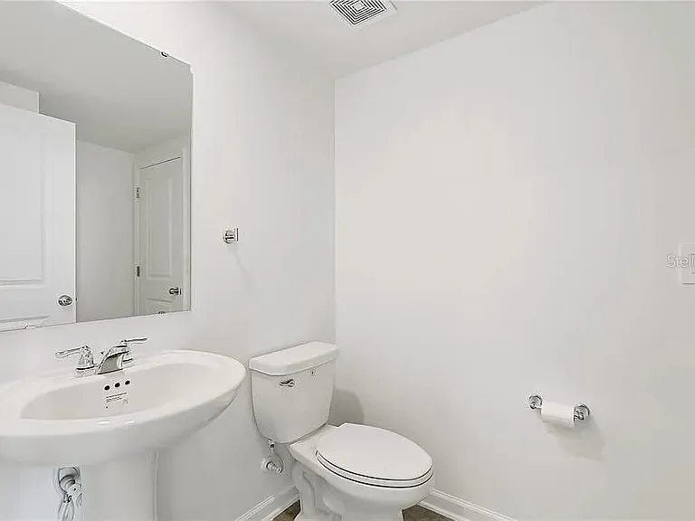 3334 Laurent Loop — Photo 7