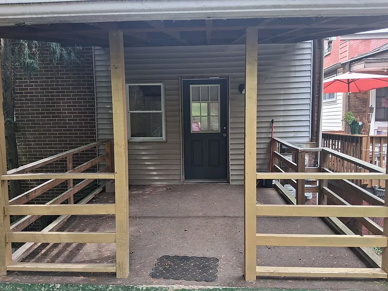 909 Mahantongo St #2 — Photo 12