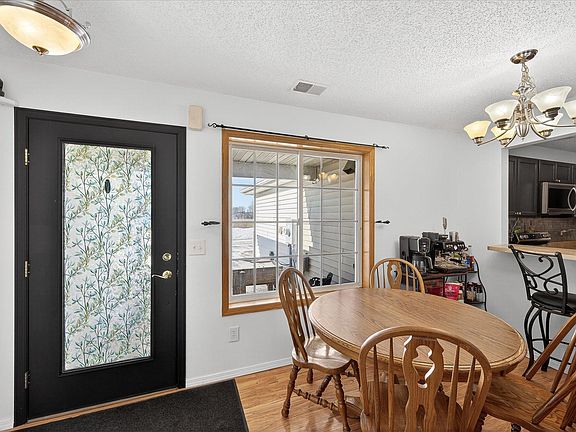 4th image of 943 Serenity Cir