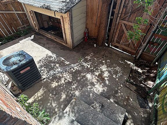 3rd image of 3650 Parkridge Dr APT 118