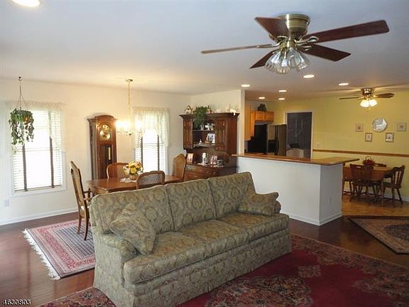 4th image of 25 Bourne Cir #205