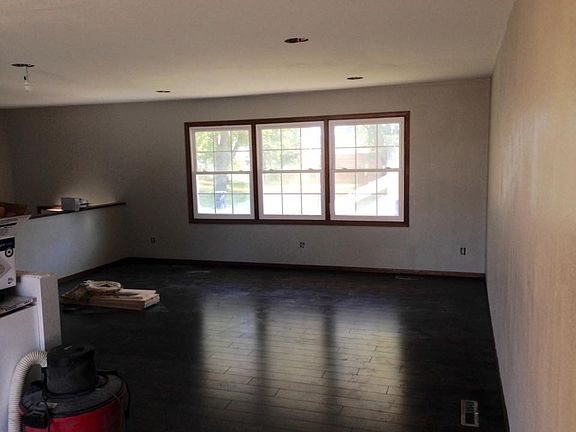 2nd image of 1413 Galaxie Dr