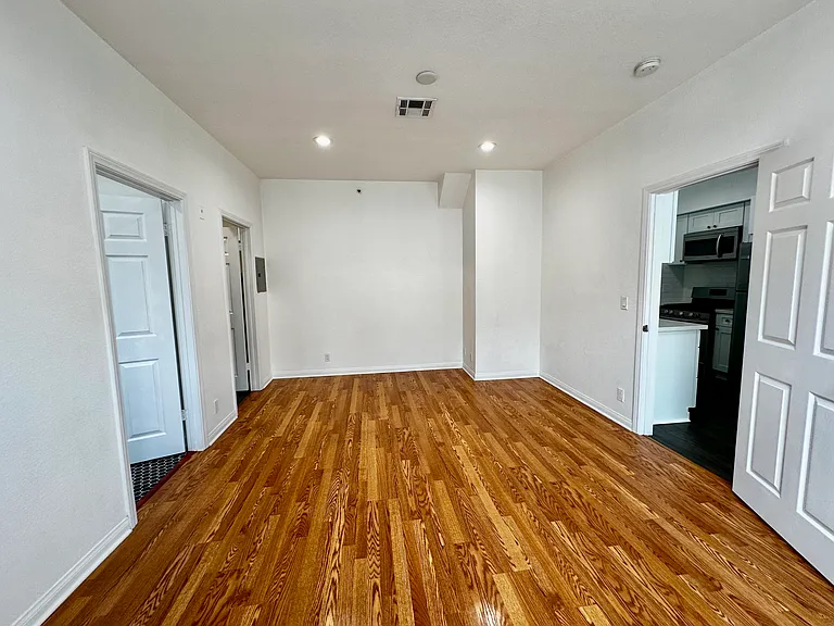 227 N Adams St #6 — Photo 14