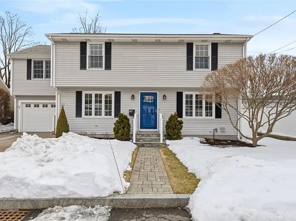 40 Weeden Ave, Rumford, RI 02916