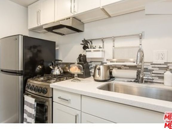 3rd image of 7604 Lexington Ave