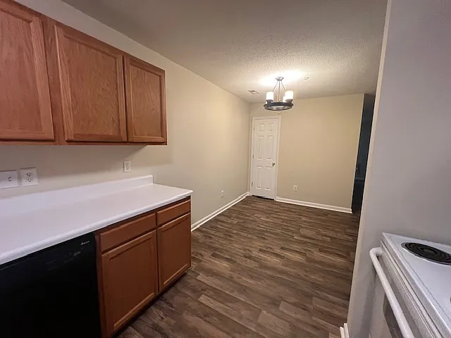 903 Hanahan Ct #2B — Photo 8