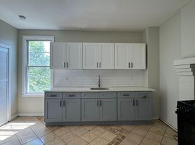 118 Ridgewood Ave