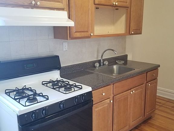 4th image of 30-26 49th St #3LEFT