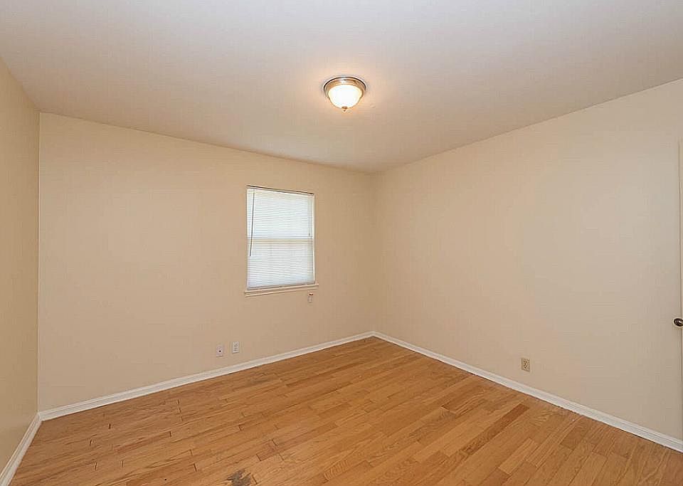 1st image of 1407 Roanwood Dr