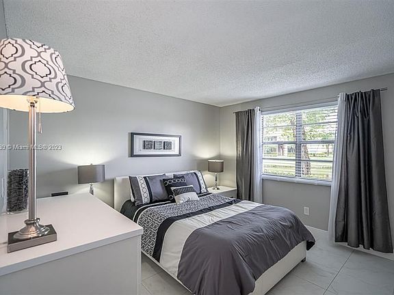 5th image of 1245 SW 46th Ave APT 1211