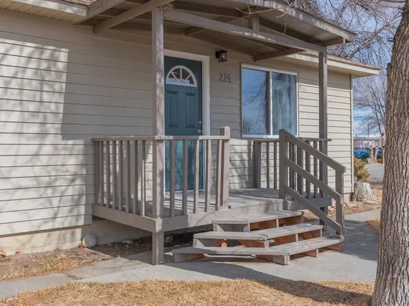 224 Central Ave, Deaver, WY 82421