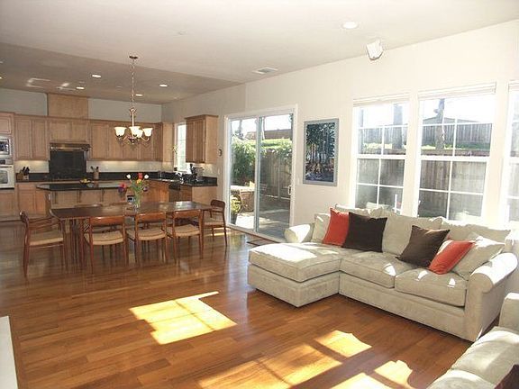 3rd image of 107 Alden Ct