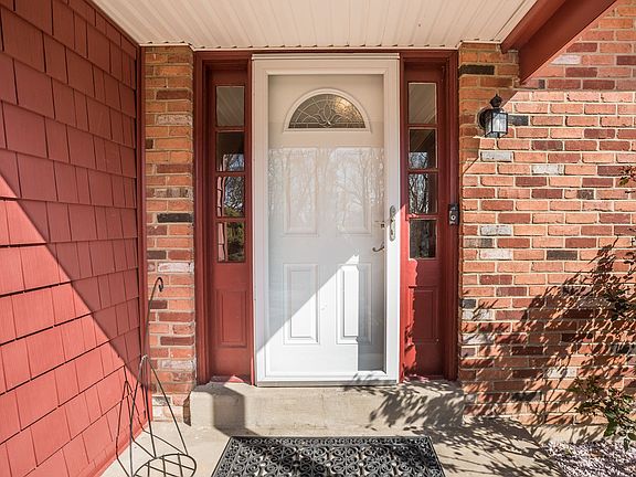 2nd image of 1105 Stonewood Ct