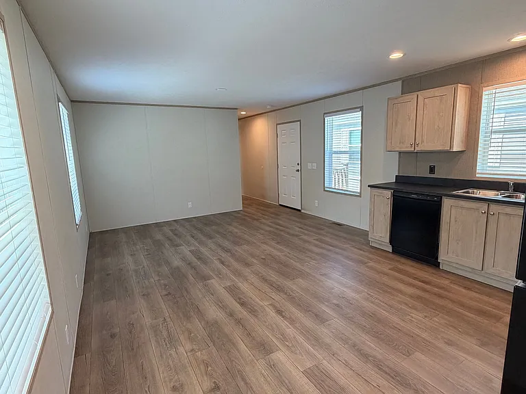 Oak Tree Village — Photo 55