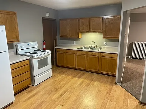422 Walnut Street - 4 — Photo 3