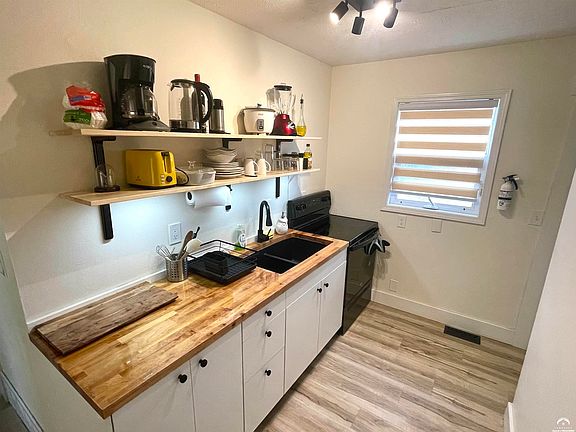 5th image of 1515 W 3rd St