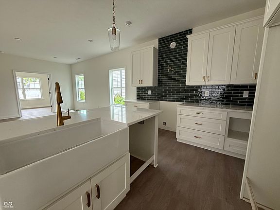 3rd image of 1810 Cornell Ave