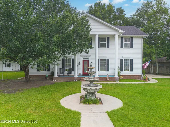 8912 Anahola Ct, Diamondhead, MS 39525