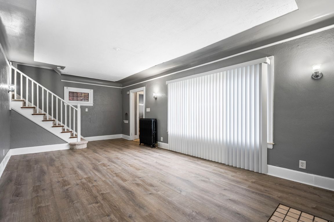 next background image