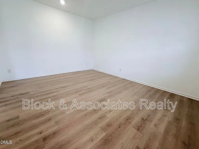611 Contento Ct — Photo 4