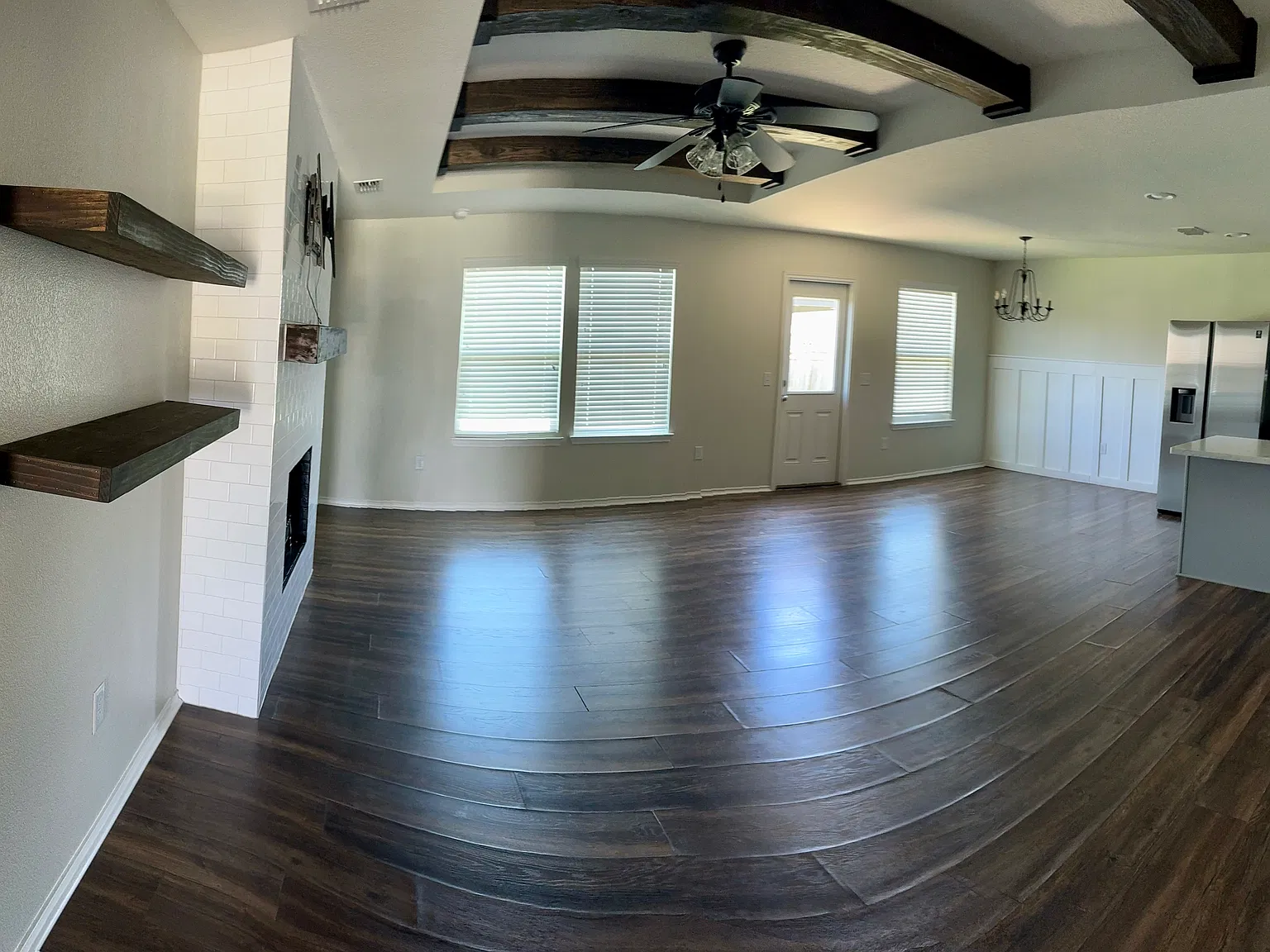 3 bed, 1437 sqft, $2,149 — Photo 2