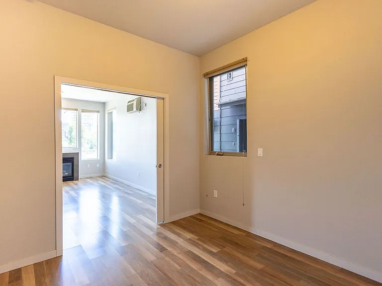 1607 NW Davis St — Photo 35