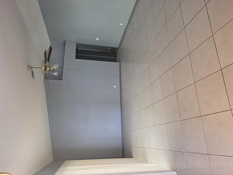 100 Kings Way — Photo 8
