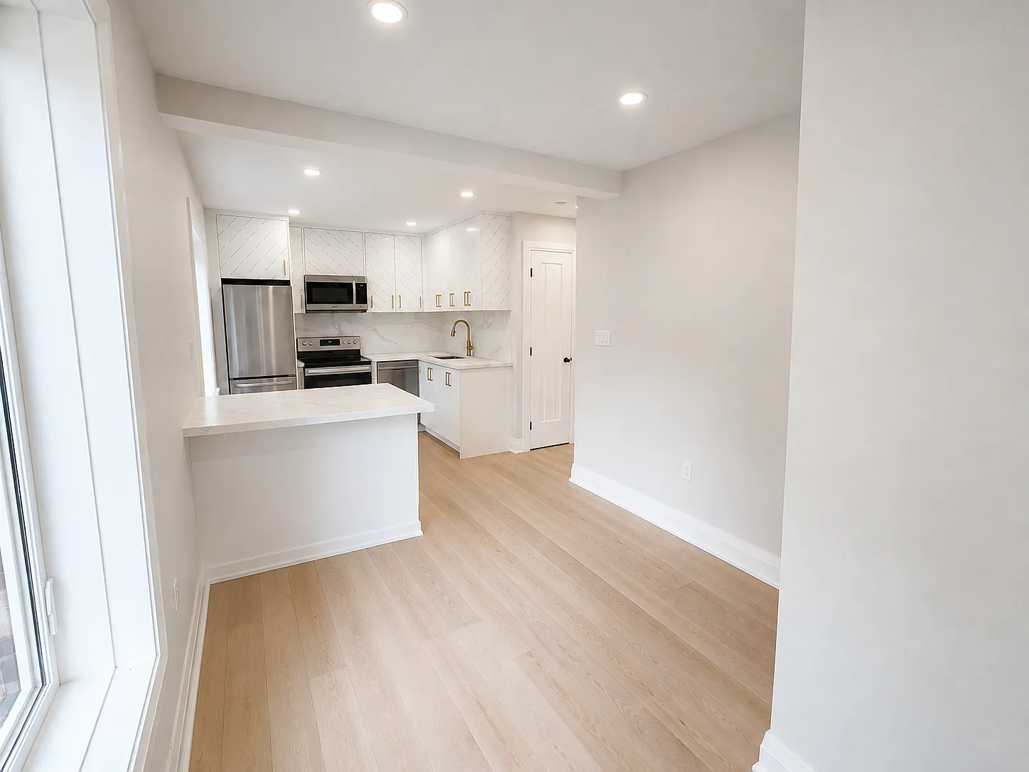 Unit 2 - 5 Cumberland Ave — Photo 3