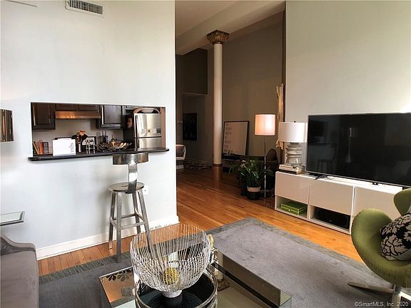 3rd image of 134 Washington St APT 203