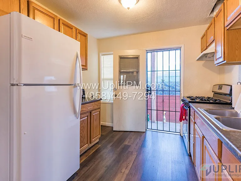 4829 Castle Ave — Photo 21