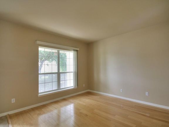 3rd image of 9624 Castle Pines Dr