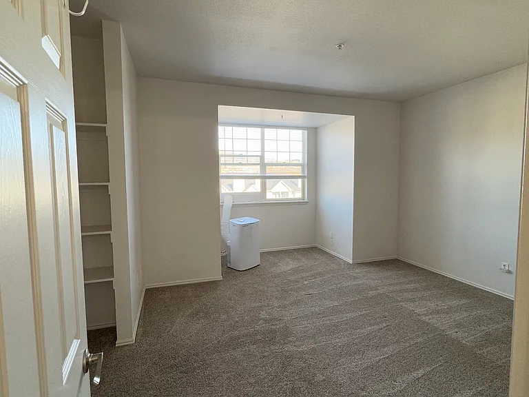 900 Bitner Rd #F33 — Photo 4