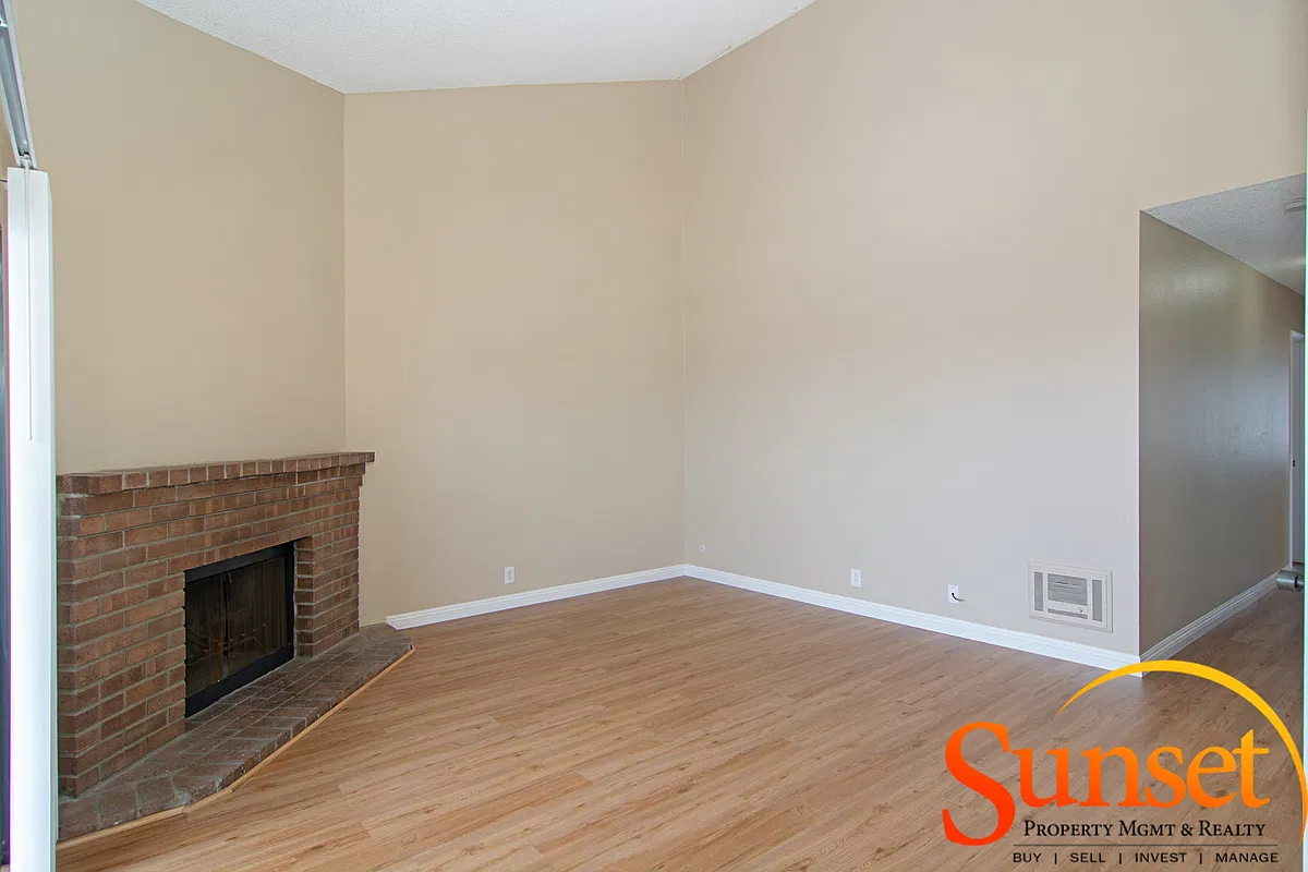 2 bed, 1050 sqft, $3,395 — Photo 2
