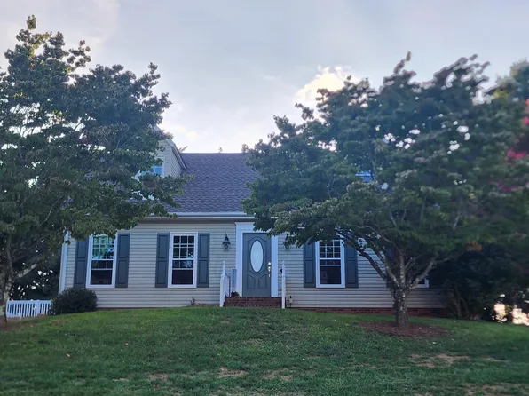 162 Orchard Hill Dr, Cloverdale, VA 24077