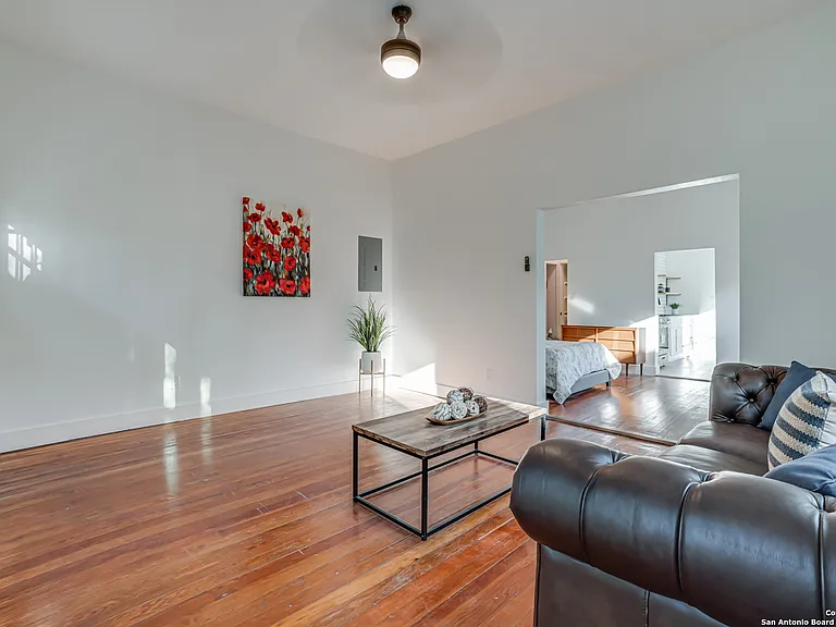 231 Chicago Blvd — Photo 4