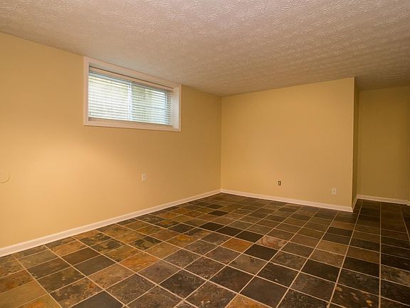 5th image of 828 Malabu Dr APT 101
