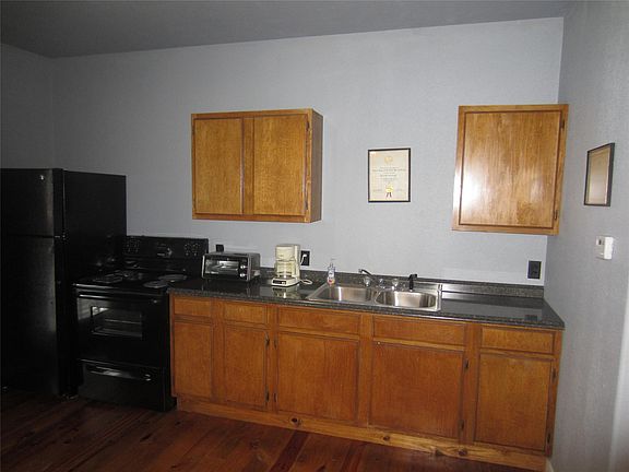 4th image of 1004 Church St