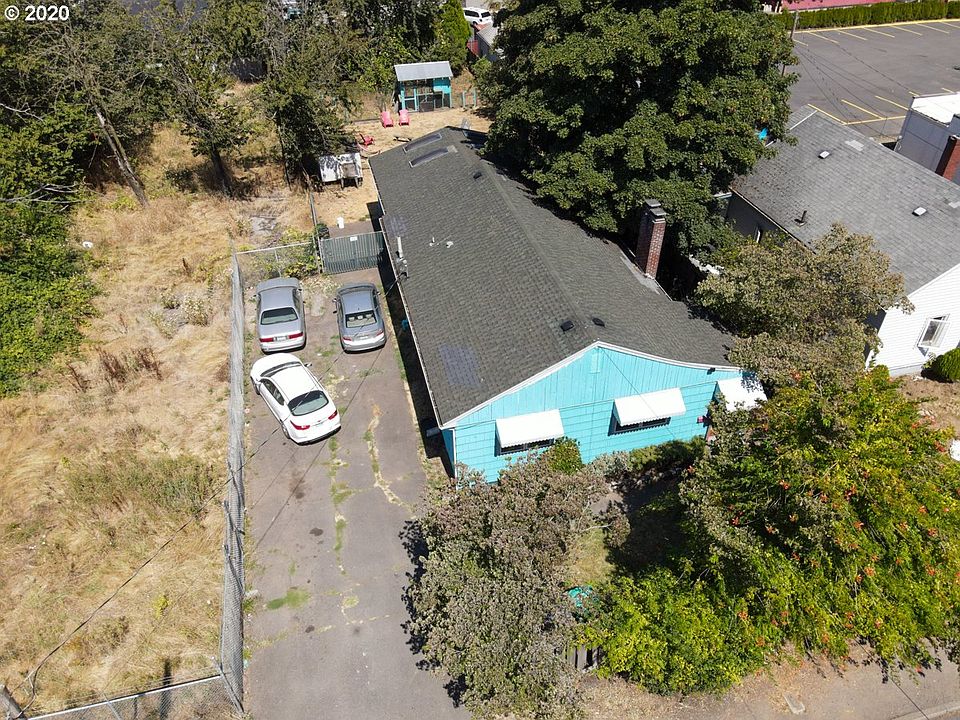 2nd image of 5907 NE Prescott St