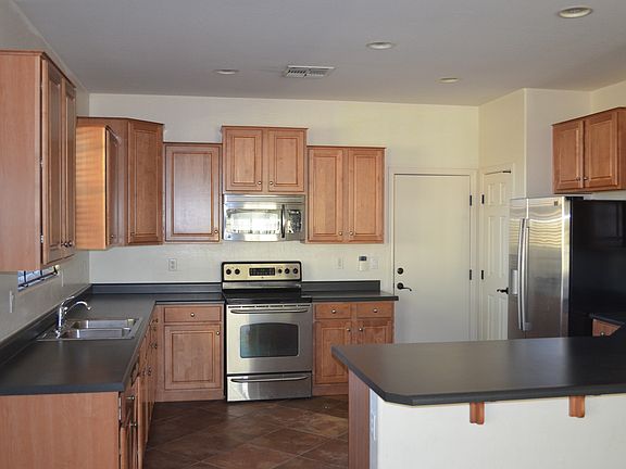 4th image of 15010 W Montecito Ave