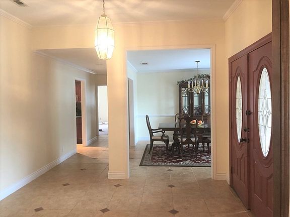 2nd image of 3405 Meadowridge Ln