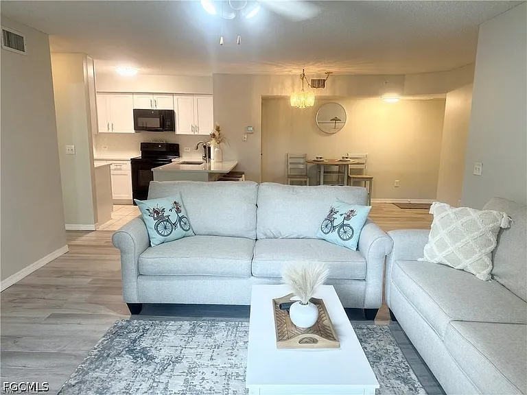 8940 Colonnades Ct E #725 — Photo 6