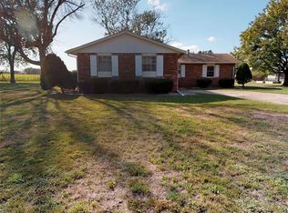 2923 S Sherwood Dr, Decatur, IL 62521