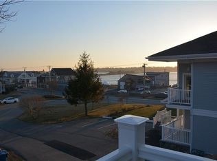 26 Newport Ave, Middletown, RI 02842