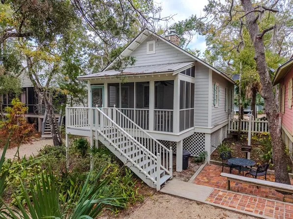 312 NE Lisette Ln, Steinhatchee, FL 32359