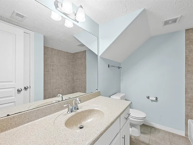 3410 Skyline Village Dr — Photo 10