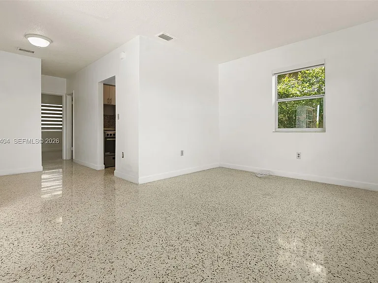 3211 NW 13th Ter #3211 — Photo 10