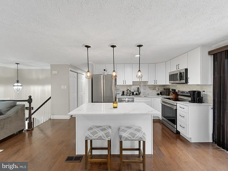 3806 Candlelight Ct — Photo 14