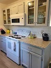 1370 Greenway Dr — Photo 12