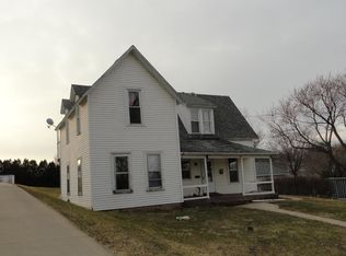 411 N Gill St, Monticello, IA 52310